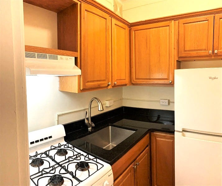 Available 11/1 – 439 Congress Street – Apartment 218 – Portland