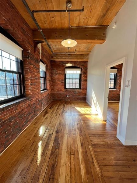 24 Pearl Street – Apt 301 | Riverdam, Biddeford **Private Roof Deck**
