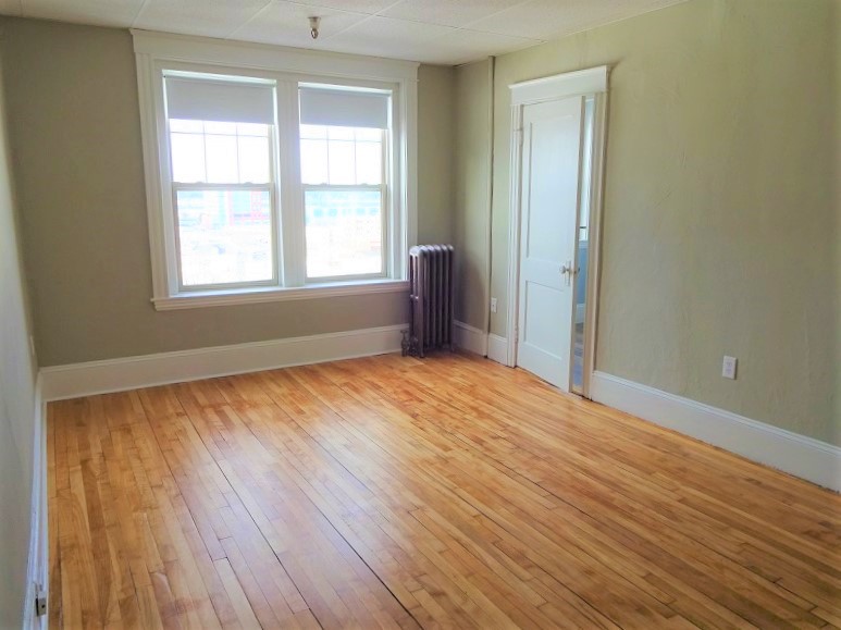 Available 10/13 – 37 Casco Street – Apartment 410